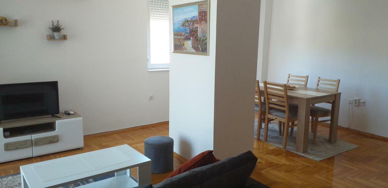 Bim Apartment Ohrid Bagian luar foto